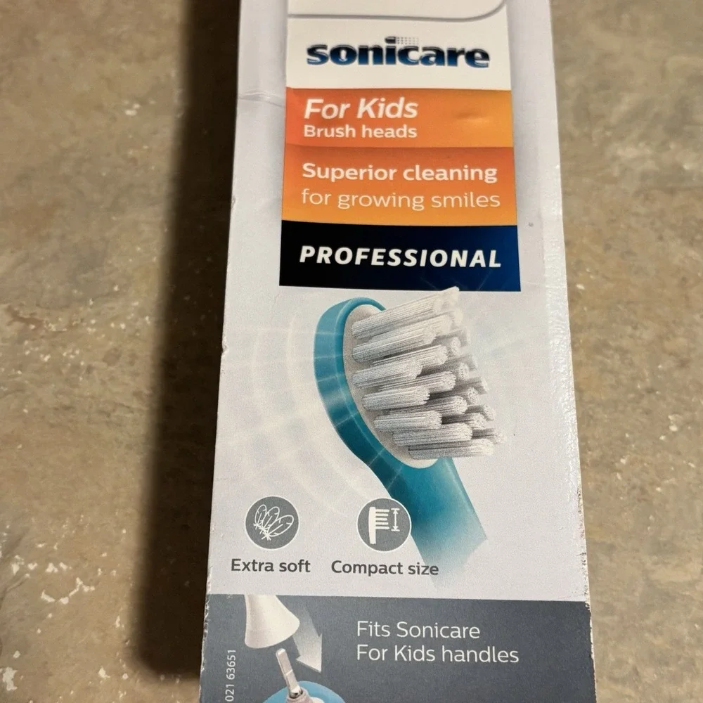 Philips Sonicare For Kids Brush Heads HX6033/22 3 Pack Replacement Heads NIB
